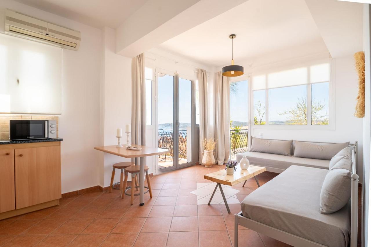Christoforos Apartments Lourdata  Exterior photo