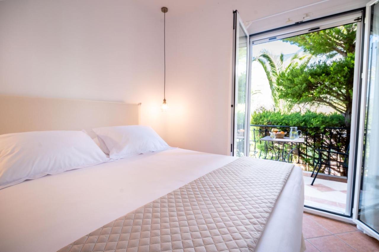 Christoforos Apartments Lourdata  Exterior photo